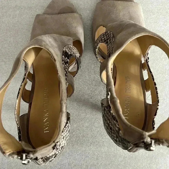 [US6.5] Ivanka Trump ITSATORI Animal Patterns 4” Heel Leather  Sandal - Picture 7 of 9